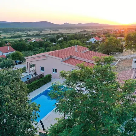 Rural Adriart With Heated Pool And Sauna Villa *