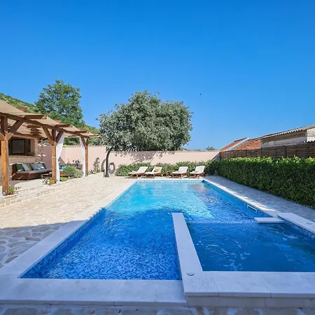 Rural Adriart With Heated Pool And Sauna Villa
