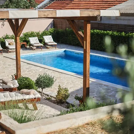 ヴィラ Rural Adriart With Heated Pool And Sauna Stankovci