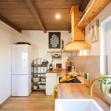 ヴィラ Rural Adriart With Heated Pool And Sauna