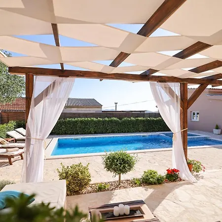 Rural Adriart With Heated Pool And Sauna Stankovci