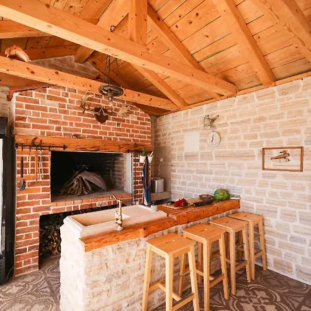 Rural Adriart With Heated Pool And Sauna ヴィラ Stankovci