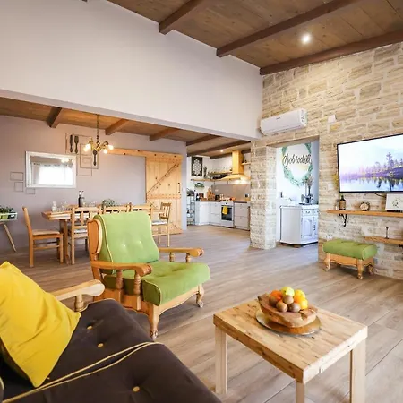Rural Adriart With Heated Pool And Sauna ヴィラ