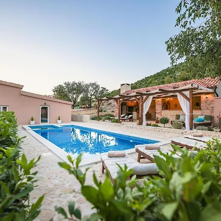 Villa Rural Adriart With Heated Pool And Sauna *
