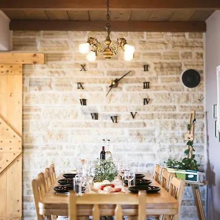 Rural Adriart With Heated Pool And Sauna