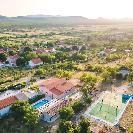 ヴィラ Rural Adriart With Heated Pool And Sauna *