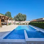 Rural Adriart With Heated Pool And Sauna Villa