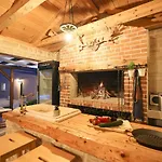 Rural Adriart With Heated Pool And Sauna Villa