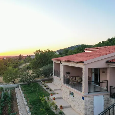Вилла Rural Adriart With Heated Pool And Sauna
