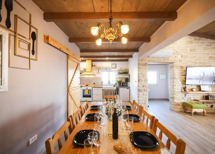 Rural Adriart With Heated Pool And Sauna