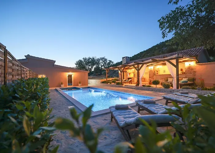 Rural Adriart With Heated Pool And Sauna Villa