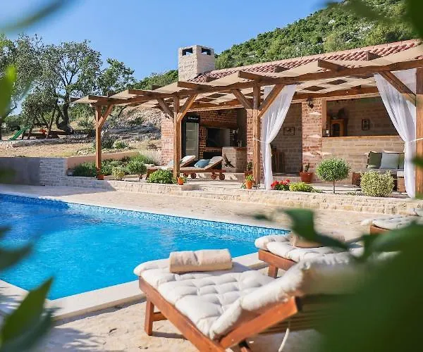 Rural Adriart With Heated Pool And Sauna *