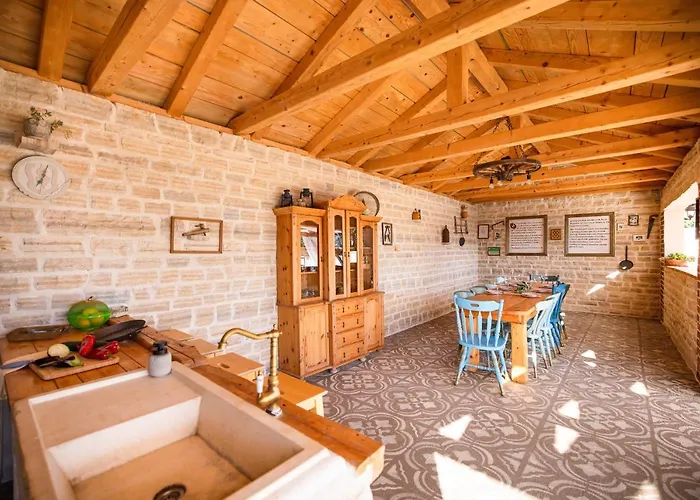 Rural Adriart With Heated Pool And Sauna