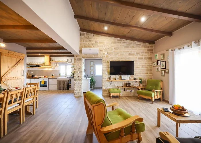 Villa Rural Adriart With Heated Pool And Sauna *