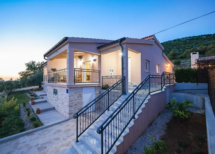 Rural Adriart With Heated Pool And Sauna Villa *